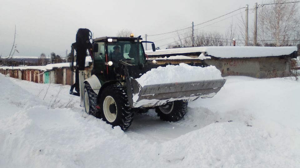 Уборка снега на территории ГК-17