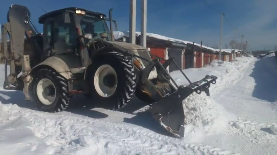 Уборка снега на территории ГК-17